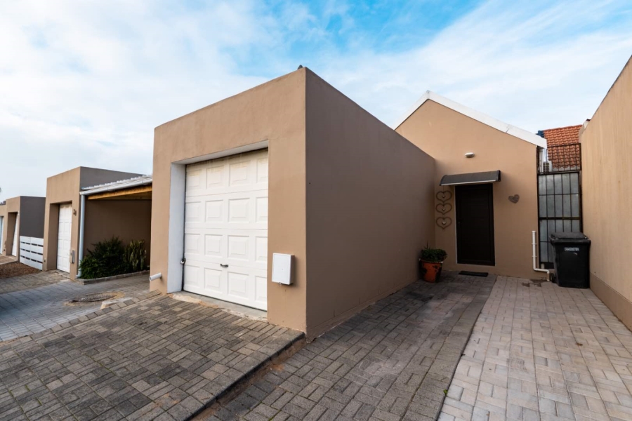 To Let 2 Bedroom Property for Rent in Groenvlei Western Cape